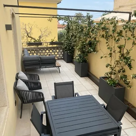 Junior Agli Archi アパート