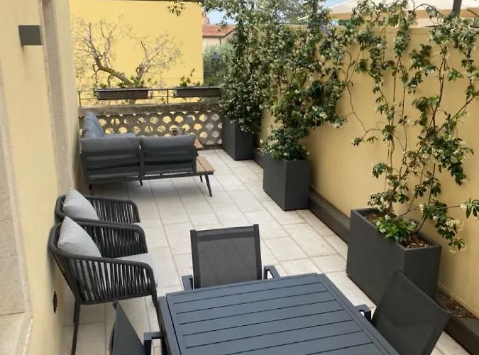 Junior Agli Archi アパート